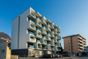 Exterior - {Suite 415} Gym, Business Room, Modern, Relax (Lugano)