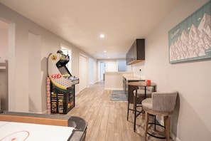 Spielezimmer