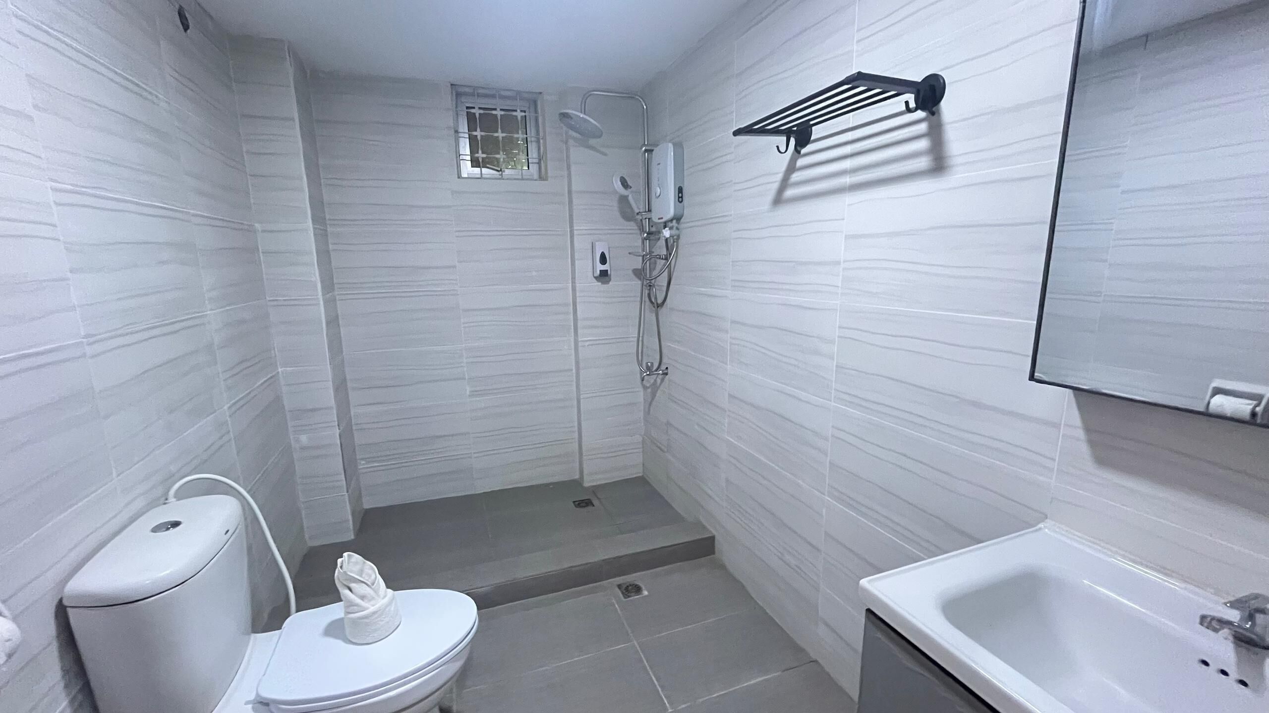 Familien-Dreibettzimmer, Balkon | Badezimmer
