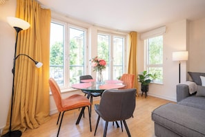 Dining - Stylish Stay Near Paddington and Little Venice (Greater London)
