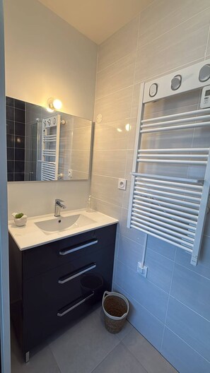 Shower, towels - La Baule, between the sea and the countryside, 5 minutes from the golf course, 3.9 km from the beach. (La Baule-Escoublac)