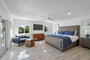Room - 4BR Beach Home + Pool (Lauderdale-by-the-Sea)