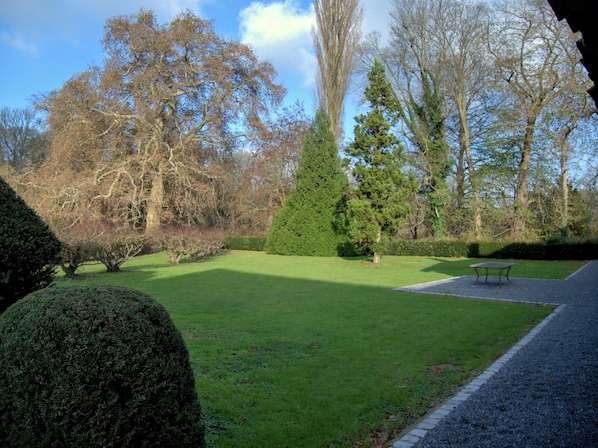 House | Garden - Hoefke Voort - Rural Farmhouse in Haspengouw, Total Peace in Protected Landscape (Borgloon)