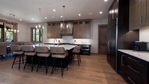 Unclassified image, 4 of 62, button - Ultra Luxury Mountain Retreat on 9 Acres - 4 Miles to Purg - Views/Hot Tub/AC (Durango)