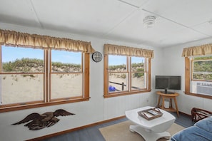 Interior - Waterfront, Steps to Beach, Classic Cape Cottage (Sandwich)