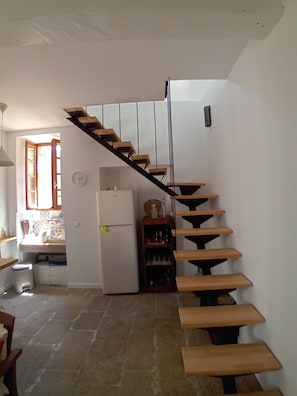 Interior - Casetta: a beautiful apartment in a village cottage. (Cognocoli-Monticchi)