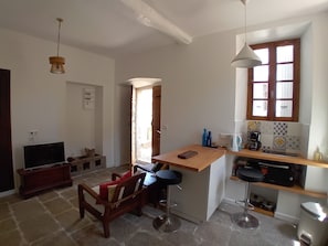 Interior - Casetta: a beautiful apartment in a village cottage. (Cognocoli-Monticchi)