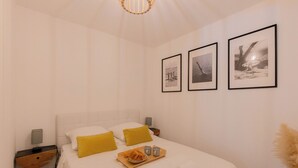 1 bedroom, iron/ironing board, WiFi, bed sheets - 2-room apartment with pool and private parking (Vallauris)