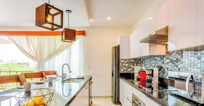 Coffee/tea maker, fridge, microwave, oven - Beachside retreat w/ rooftop pool & BBQ (Playa del Carmen)