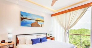 In-room safe, desk, iron/ironing board, free WiFi - Beachside retreat w/ rooftop pool & BBQ (Playa del Carmen)