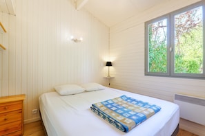 2 chambres, fer et planche à repasser, Wi-Fi, literie fournie