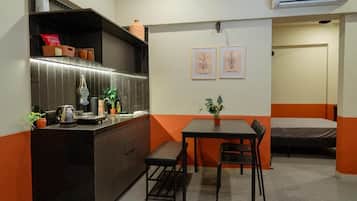 Luxury Studio, City View | Dining