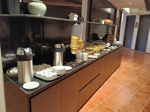 Free daily buffet breakfast