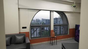 Luxury Studio, City View | Living area