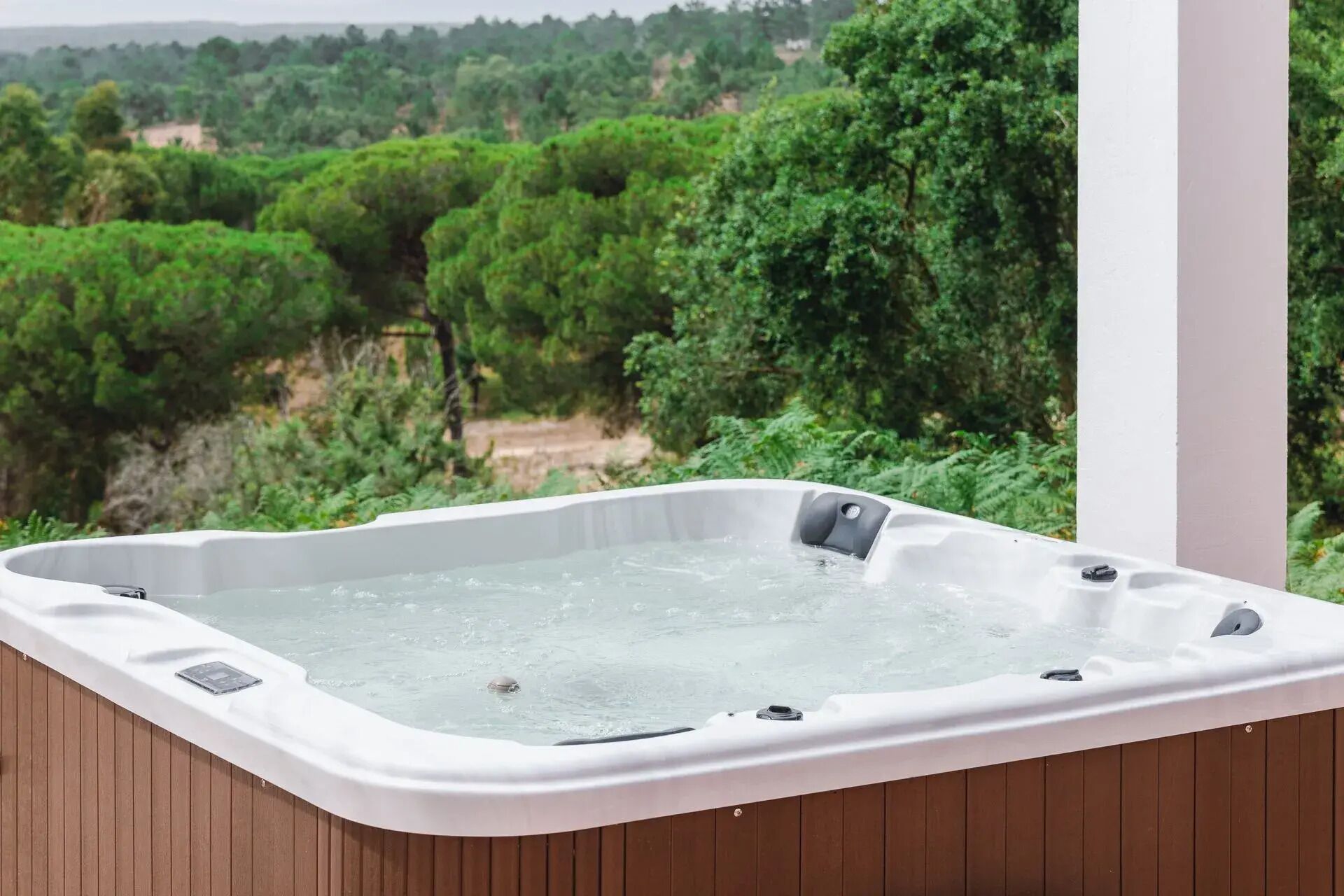 Bain à remous extérieur