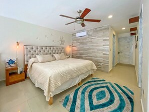 1 bedroom, desk, iron/ironing board, free WiFi - Playa retreat w/ pool - walk to ruins, beach & 5th (Playa del Carmen)