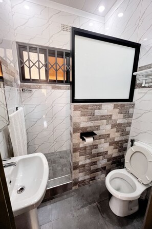 Bathroom - 2030 View Lodge (Lusaka)