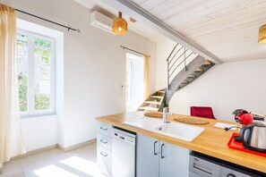 Coffee/tea maker, fridge, microwave, oven - "Le Petit Manoir Shared Pool" Apartment with Balcony, Wi-Fi, and Air Conditioning (Les Vans)