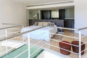 1 Schlafzimmer, Zimmersafe, Schreibtisch, Bügeleisen/Bügelbrett