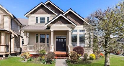 Willoughby Nest in Langley Township - Perfect Family Getaway