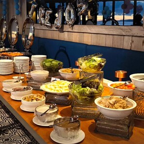 Dining - LUXURY Hotel (Phnom Penh)