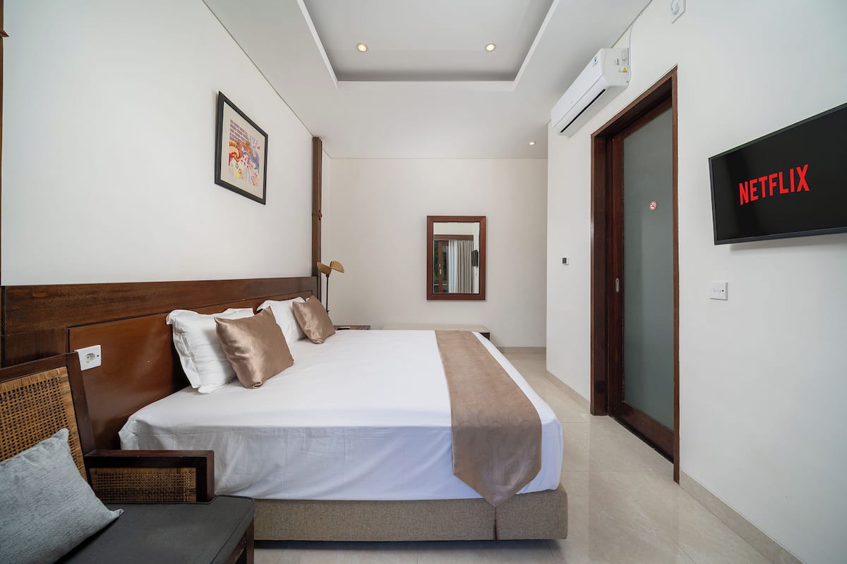 Escrivaninha, Wi-Fi de cortesia, roupa de cama