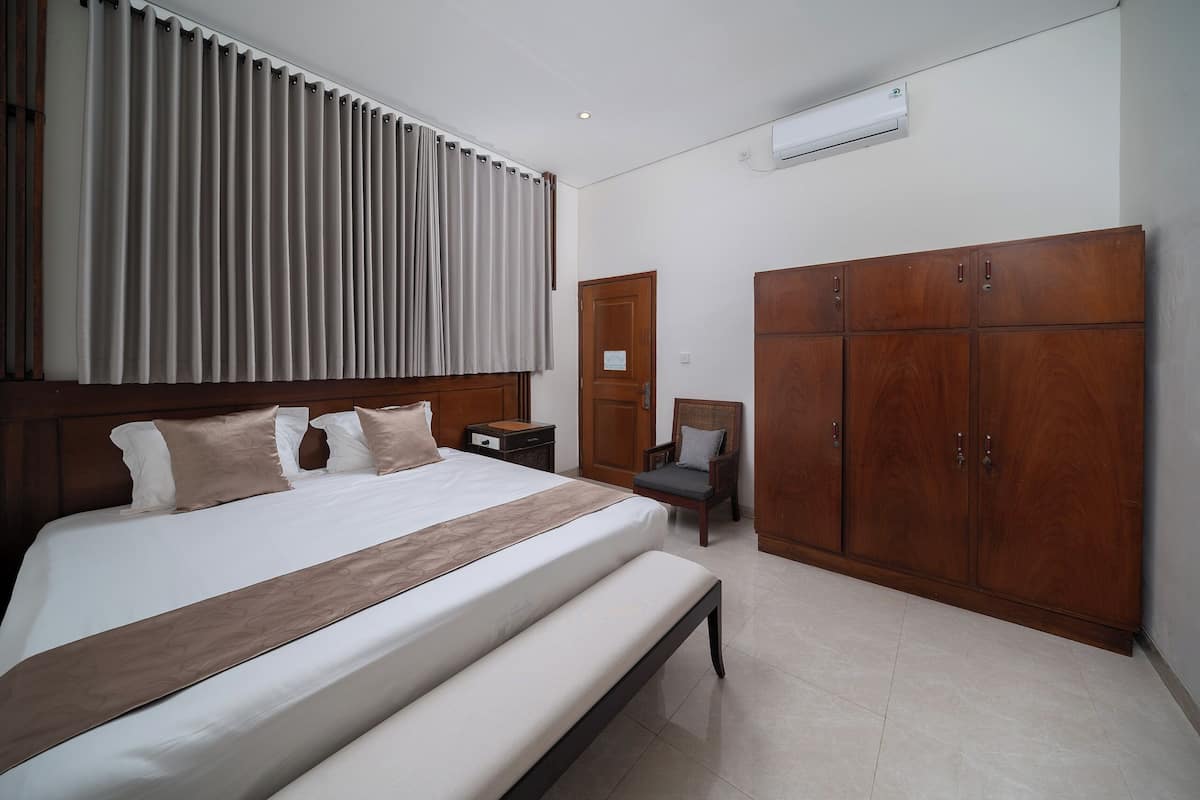 Escrivaninha, Wi-Fi de cortesia, roupa de cama