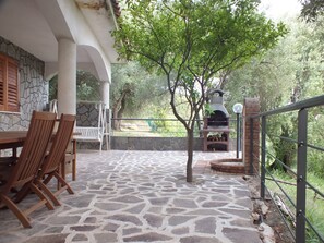 Apartment, 3 Schlafzimmer, Raucher, Terrasse | Speisen im Freien