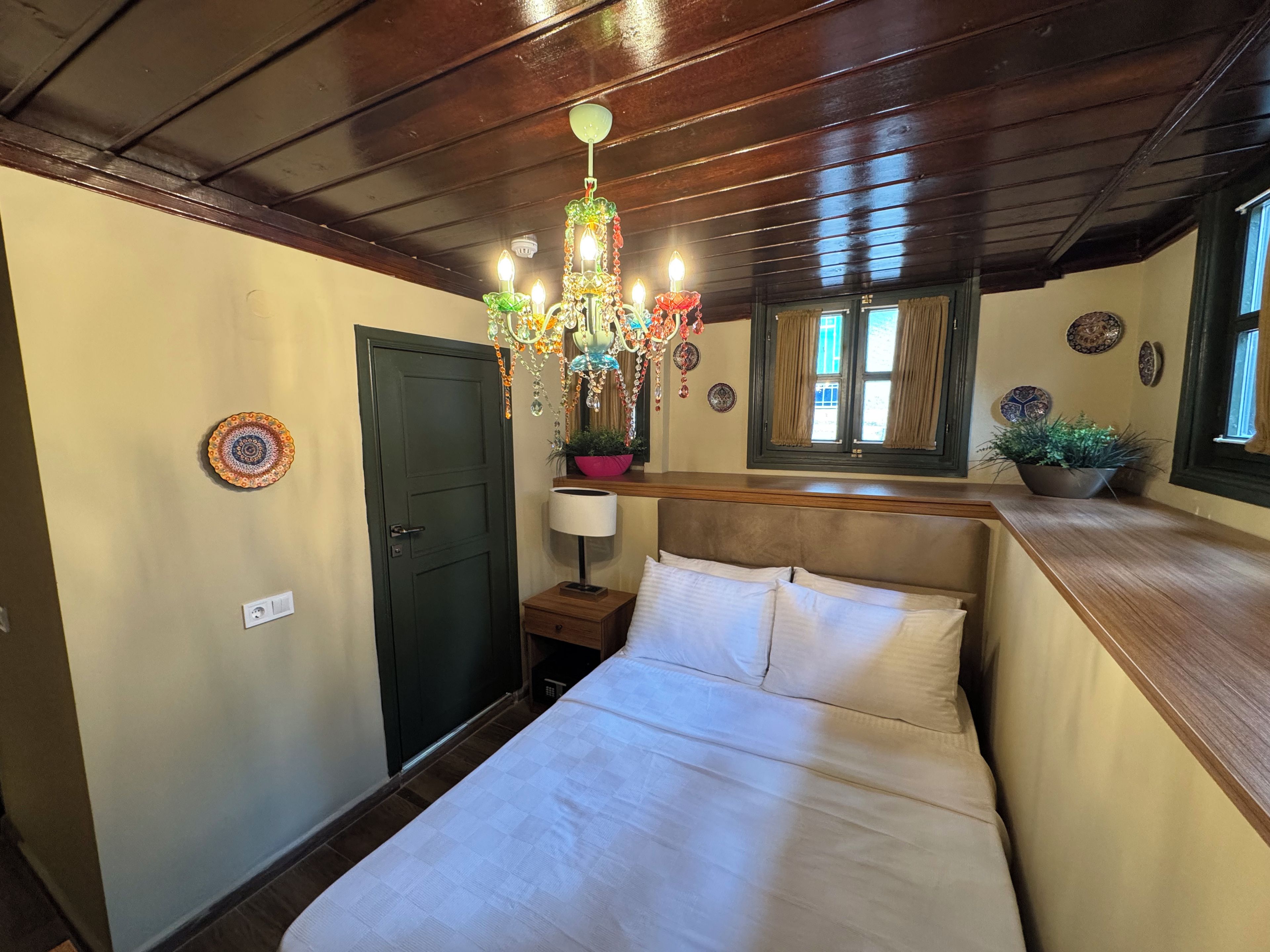 Economy Double Room | Minibar (free items), in-room safe, desk, laptop workspace