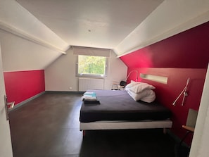Rumah | 6 kamar tidur dan dilengkapi dengan perabotan berbeda-beda