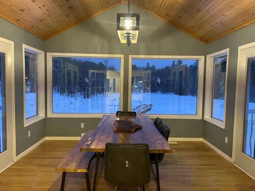 Entire Home on Acreage 15 Min from Parry Sound