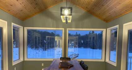 Entire Home on Acreage 15 Min from Parry Sound