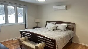 3 bedrooms, WiFi (free), bed sheets