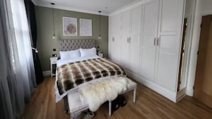 2 slaapkamers, een strijkplank/strijkijzer, wifi, beddengoed