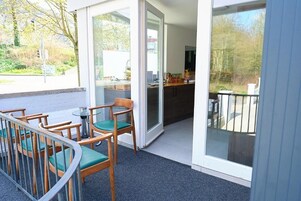 Standard Double Room (Doppelzimmer) | Outdoor dining