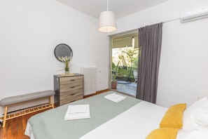 1 bedroom, iron/ironing board, WiFi, bed sheets - Varkiza Beach Summerhouse | Athens Riviera (Vari)