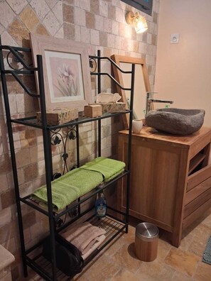Spa - Vrbo Property (La Rivière-Saint-Sauveur)
