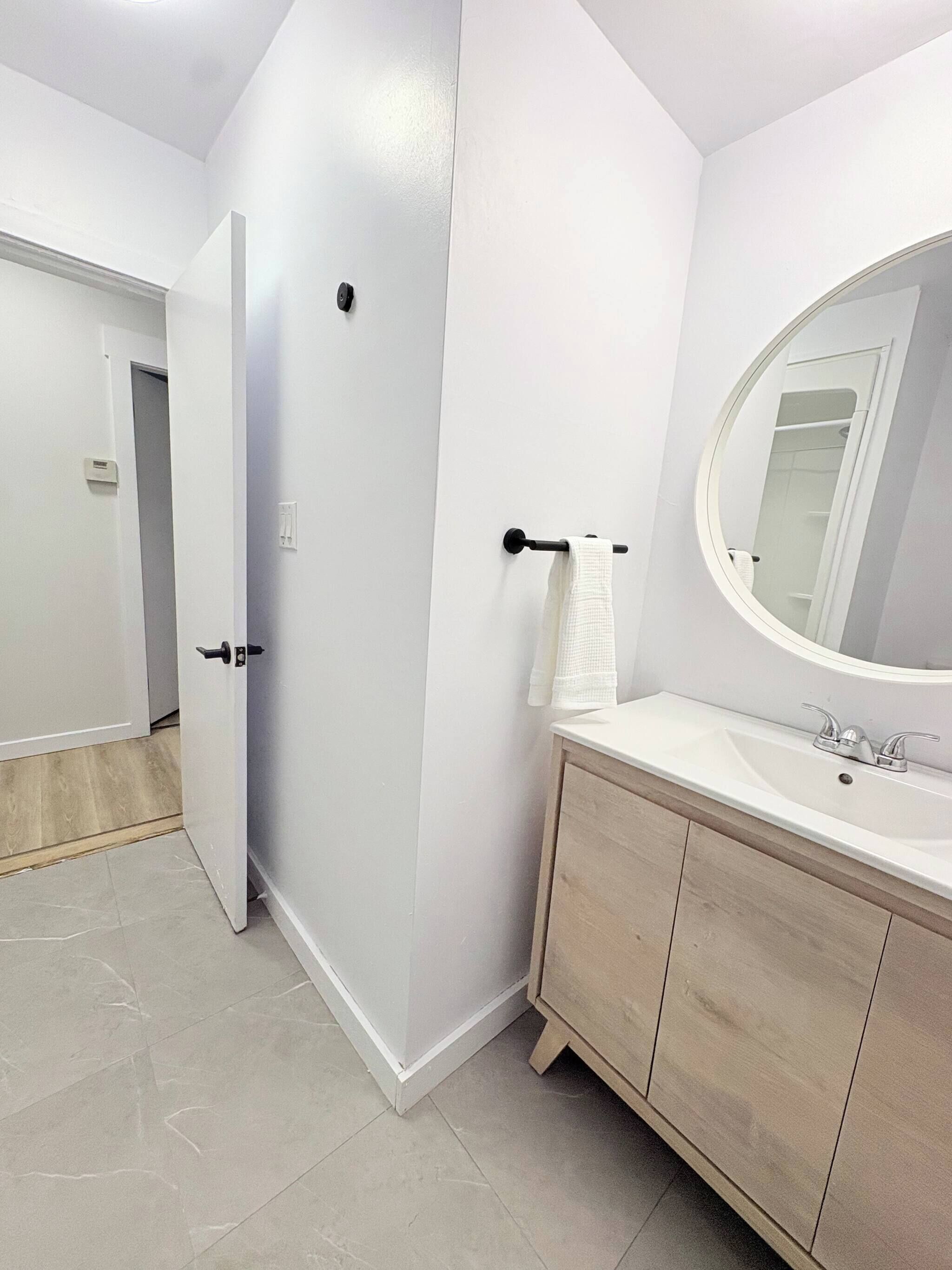 Apartment, 3 Bedrooms, Balcony | Bathroom