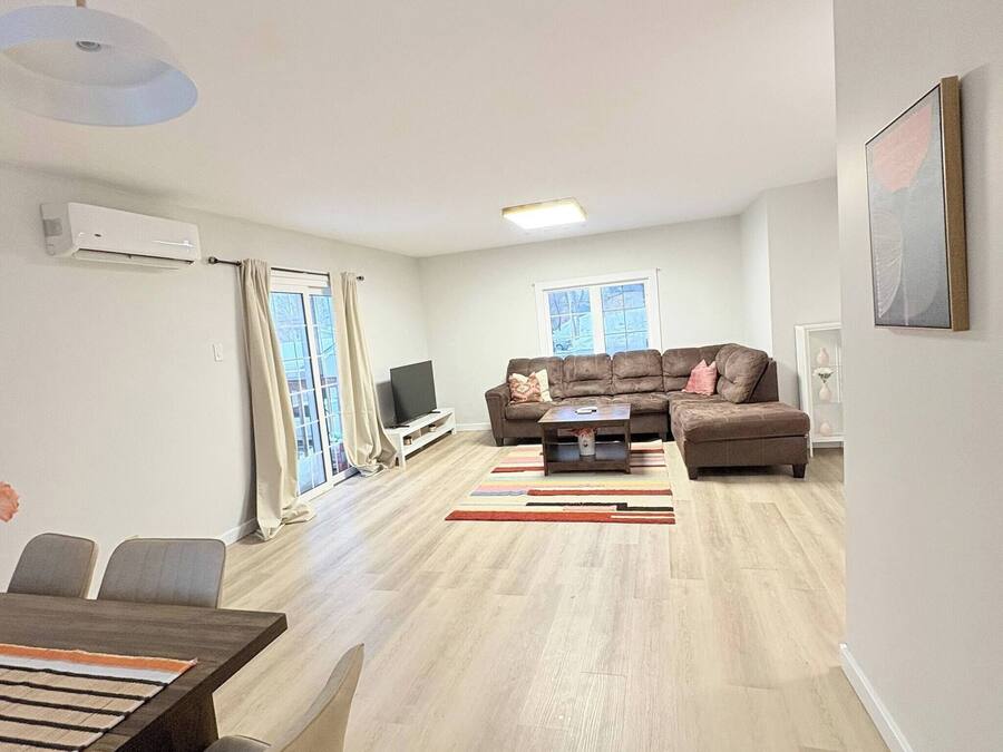 Apartment, 3 Bedrooms, Balcony | Living room