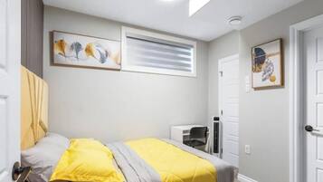 2 habitaciones, tabla de planchar con plancha, wifi y ropa de cama