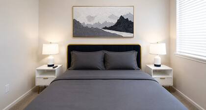 The Crestline Stay | Hoover Townhome 2BR U4