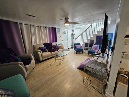 Suburban, convenient, and pet friendly 3-bedroom house in Plymouth Meeting