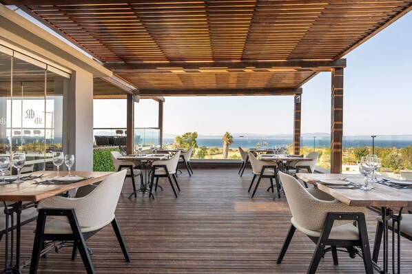 Outdoor dining - Standard Double Room – Inland View (Kos)