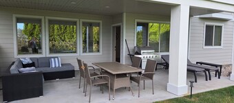 Bright, new and quiet suite that is pet friendly.