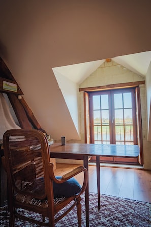 Interior - "Maison Tranquille," for family and friends, on the Loire River, in the heart of the village. (Mauges-sur-Loire)