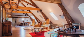 "Maison Tranquille," for family and friends, on the Loire River, in the heart of the village.
