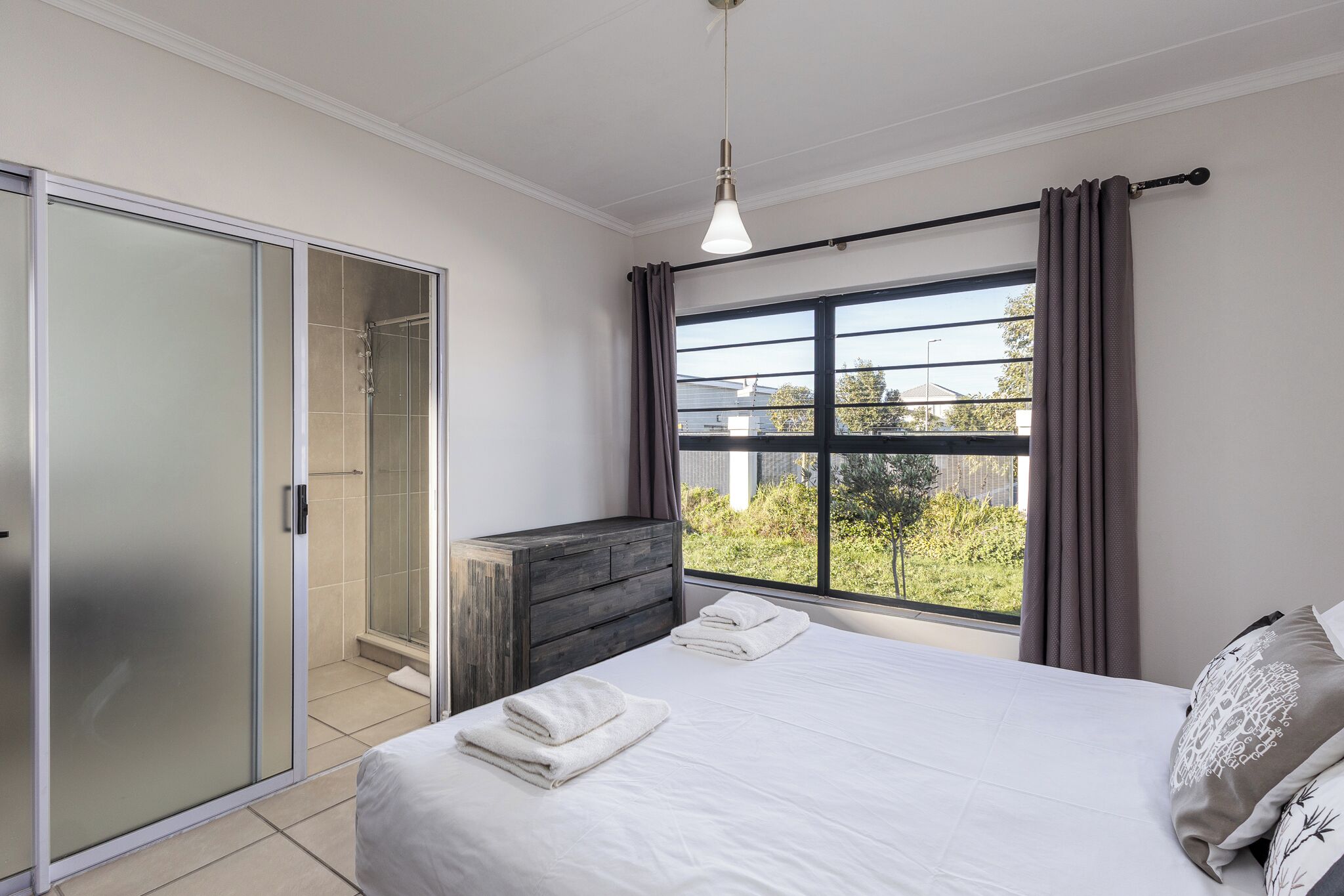 Deluxe Apartment, Garden View | Iron/ironing board, free WiFi