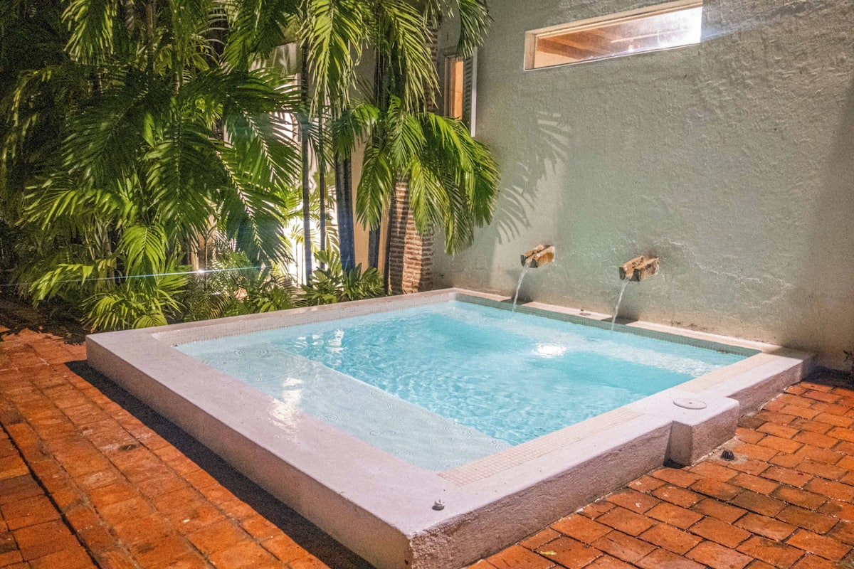 Standard Twin Room | Pool