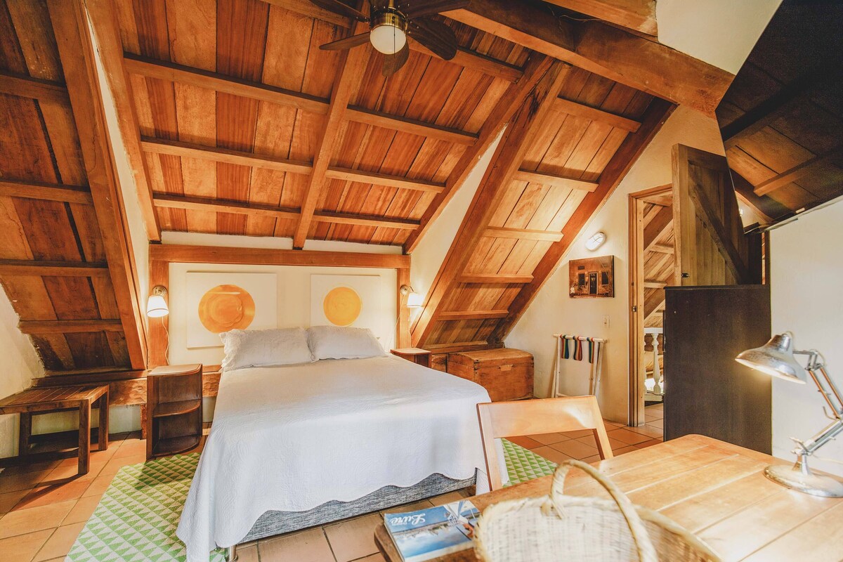 Deluxe Room, Patio | In-room safe, desk, laptop workspace, WiFi (free)