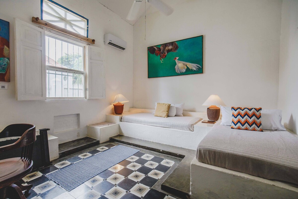 Standard Twin Room | In-room safe, desk, laptop workspace, WiFi (free)